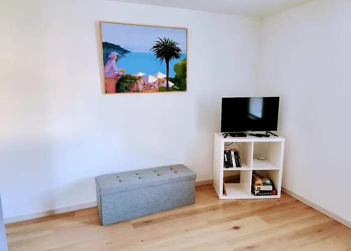 Cozy With Parking 公寓