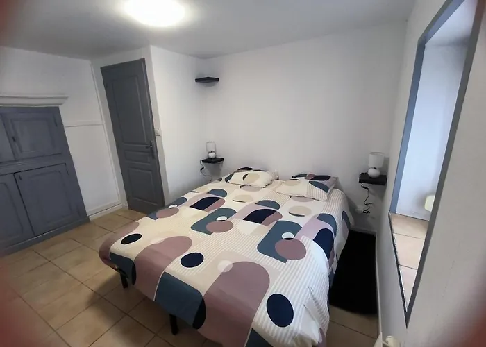 Cozy With Parking 公寓